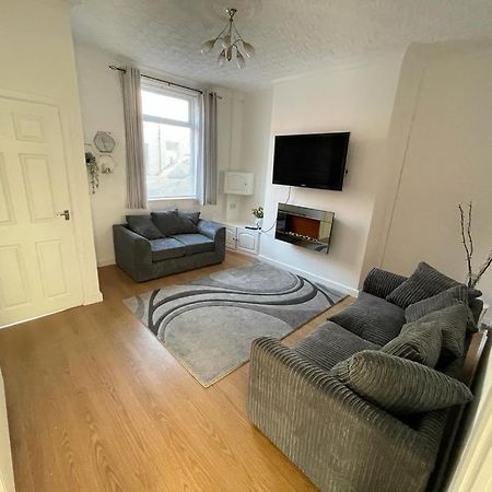 Cheerful 2 Bedroom House Hindley Exterior foto